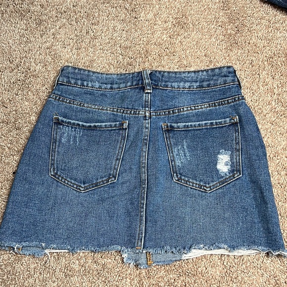 Mini skirt - Picture 3 of 3